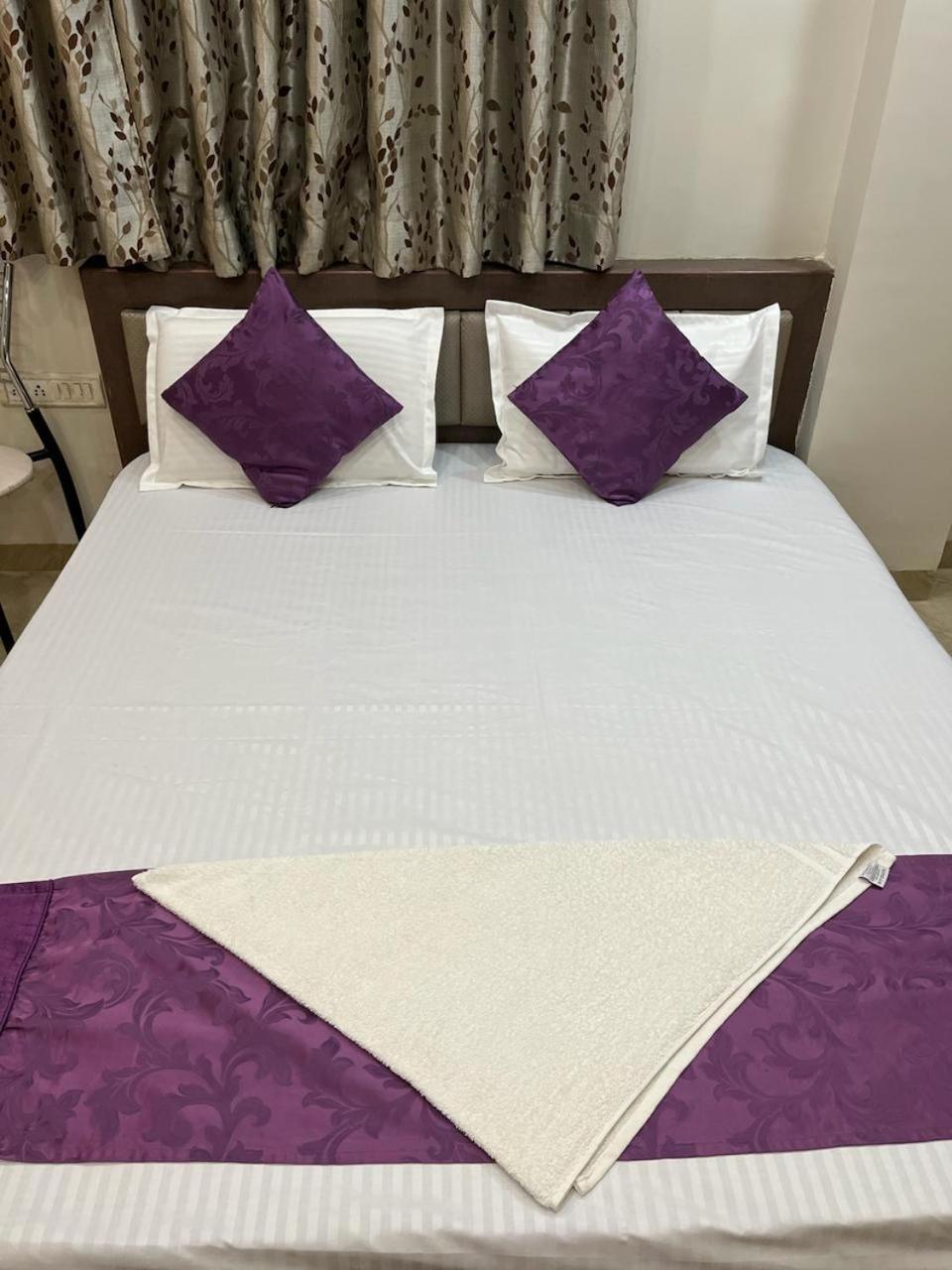 Lavish Living Villa Varanasi Eksteriør billede